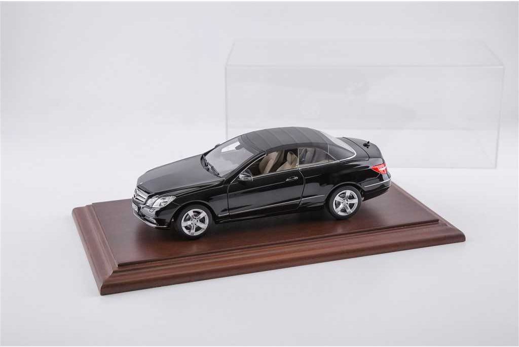 Details about   Atlantic Case Dieppe 1:43 Acrylic Model Display Case W Metal & Carbon Fiber Base 